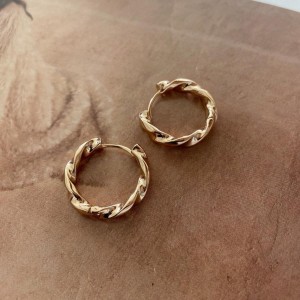 Çelik Gold Renk 1.5 Cm Burgulu Halka Küpe | Kararmaz Anti Alerjik Çelik Gold Renk 1.5 Cm Burgulu Halka Küpe | Kararmaz Anti Alerjik