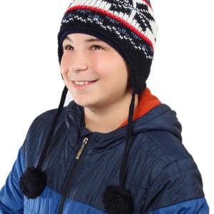 3-5 Yaş Erkek Çocuklar İçin Ponponlu Kulaklı Bere - Sevimli ve Sıcak Kış Aksesuarı 3-5 Yaş Erkek Çocuklar İçin Ponponlu Kulaklı Bere - Sevimli ve Sıcak Kış Aksesuarı