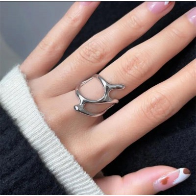 Göz Alıcı Geometrik Yüzük, Her Parmak İçin Ayarlanabilir Tasarım, Gümüş Renk