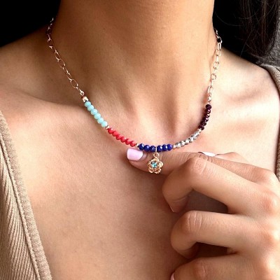 Gül Detaylı Kristal Boncuk Kolye Gül Detaylı Kristal Boncuk Kolye