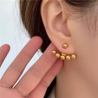 Zarif ve Şık Minimalist Altın Renk Antialerjik Çelik Top Küpe Zarif ve Şık Minimalist Altın Renk Antialerjik Çelik Top Küpe