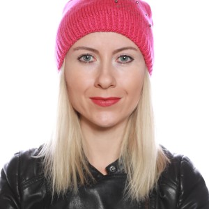 Ponponlu Taşlı Bayan Bere - Şıklığı ve Sıcaklığı Buluşturan Kış Aksesuarı – Pembe Ponponlu Taşlı Bayan Bere - Şıklığı ve Sıcaklığı Buluşturan Kış Aksesuarı – Pembe