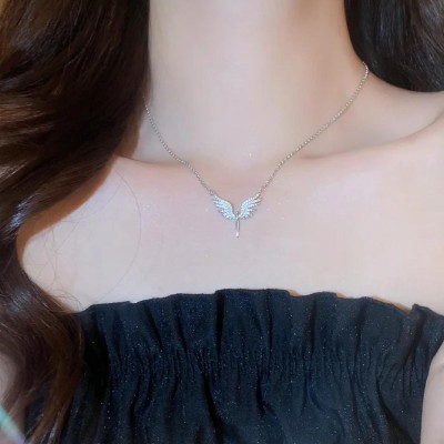Mikail Meleği Zirkon Taşlı Gümüş Renk Rodyum Kaplama Bayan Kolye | Şıklığı ve Anlamı Bir Arada Mikail Meleği Zirkon Taşlı Gümüş Renk Rodyum Kaplama Bayan Kolye | Şıklığı ve Anlamı Bir Arada
