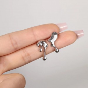 Özgün Tasarımlı Modern Çelik Küpe – Şıklık ve Stil Bir Arada – Antialerjik 