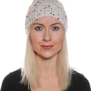 Şık Bayan Ponponlu Yün Bere Yünü - Sıcak ve ModernTasarım 