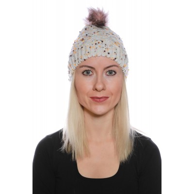 Şık Bayan Ponponlu Yün Bere Yünü - Sıcak ve ModernTasarım 