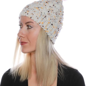 Şık Bayan Ponponlu Yün Bere Yünü - Sıcak ve ModernTasarım 