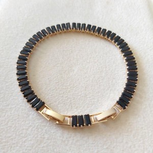 Siyah Taşlı Su Yolu Çelik Bileklik - Antialerjik ve Kararmaz - Gold Kaplama Siyah Taşlı Su Yolu Çelik Bileklik - Antialerjik ve Kararmaz - Gold Kaplama