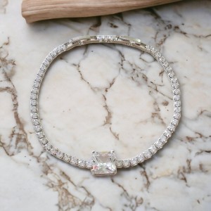 Tek Taş Detaylı Su Yolu Çelik Gümüş Bileklik - Şıklığın ve Dayanıklılığın Buluştuğu Takı Tek Taş Detaylı Su Yolu Çelik Gümüş Bileklik - Şıklığın ve Dayanıklılığın Buluştuğu Takı