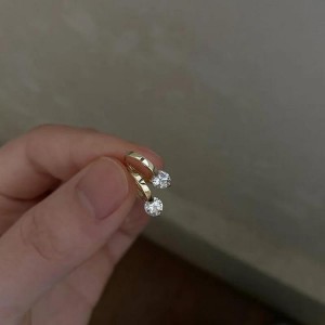 Tek Taş Halka Gold Küpe | Şıklığı ve Zarafeti Bir Arada Tek Taş Halka Gold Küpe | Şıklığı ve Zarafeti Bir Arada