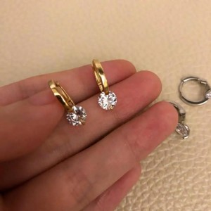 Tek Taş Halka Gold Küpe | Şıklığı ve Zarafeti Bir Arada Tek Taş Halka Gold Küpe | Şıklığı ve Zarafeti Bir Arada