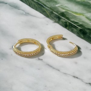 Zirkon Taşlı Kararmaz Altın Kaplama Çelik Küpe 